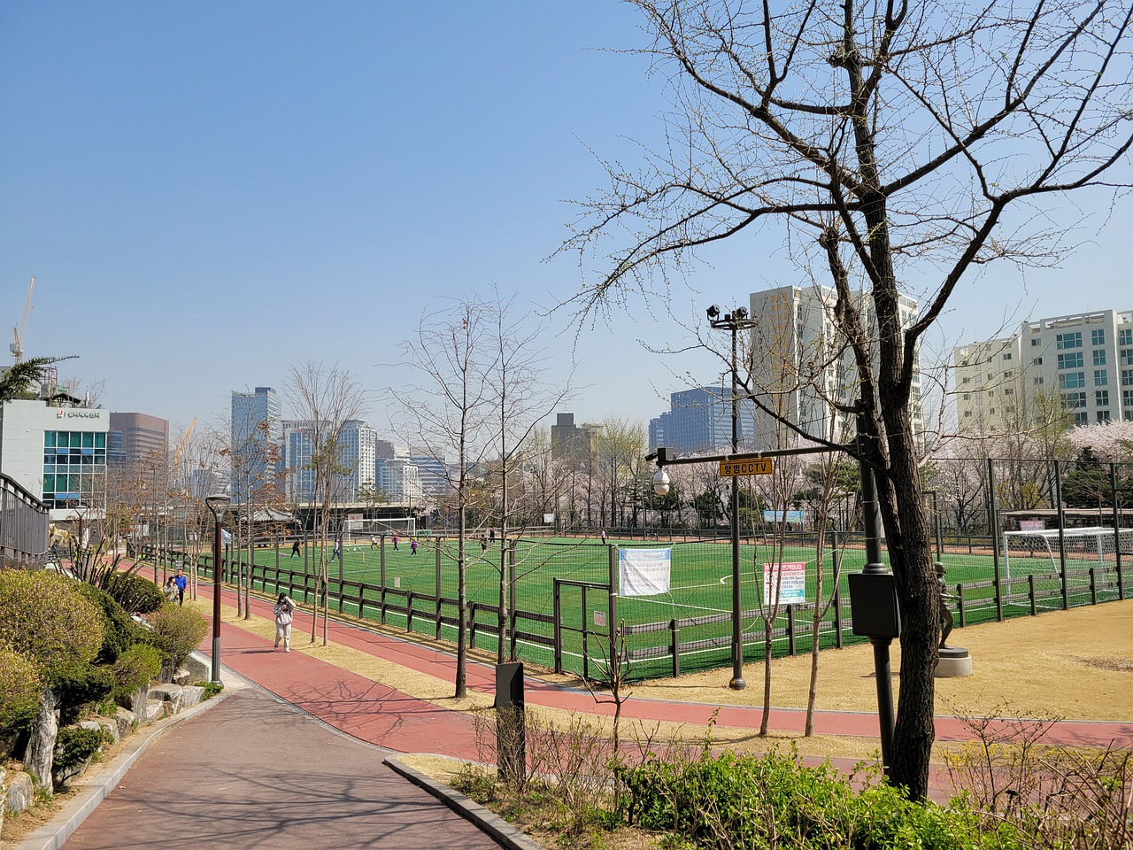 设施和便利 设施和便利